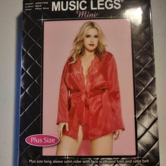 Plus Size Long Sleeve Satin Robe With Lace Trim - Picture 2 of 4